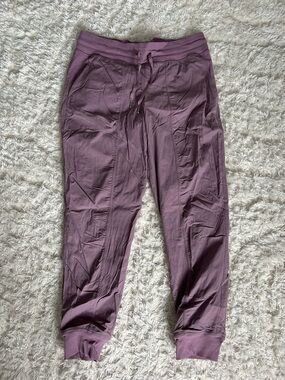 Lululemon Athletica dance studio mid-rise jogger full length 28”
